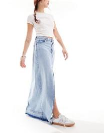 Tilbud: ONLY denim maxi skirt with frayed hem in blue kr 52,99 på Asos