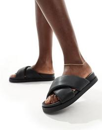 Tilbud: ONLY cross front sandals in black kr 50,99 på Asos
