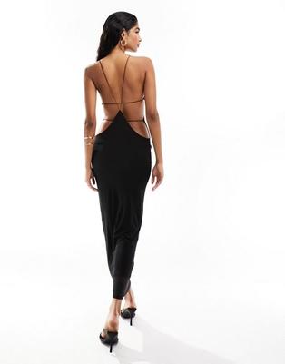 Tilbud: ASOS DESIGN mesh halter maxi dress with extreme cut out back detail in black kr 39,99 på Asos