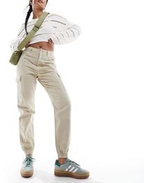 Tilbud: New Look cuffed cargo trouser in stone kr 29,99 på Asos