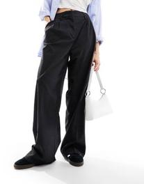 Tilbud: Bershka double waistband wide leg tailored trousers in grey kr 12,5 på Asos