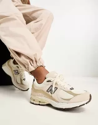 Tilbud: New Balance 2002 sneakers in tan - exclusive to ASOS - TAN kr 136 på Asos