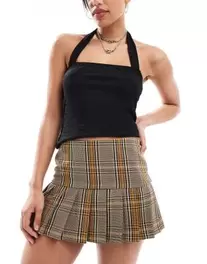 Tilbud: COLLUSION ultimate tailored pleated mini skort in brown heritage check kr 20,5 på Asos