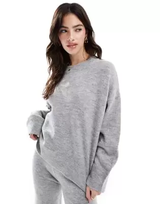 Tilbud: ASOS DESIGN boxy crew neck jumper co-ord in grey kr 29,99 på Asos