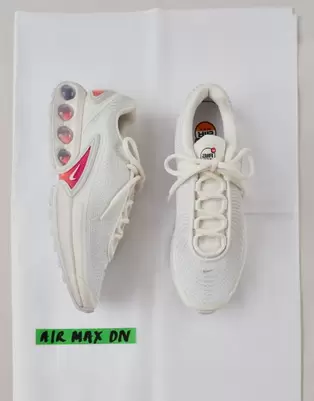 Tilbud: Nike Air Max DN trainers in white and purple kr 154,99 på Asos