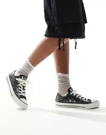 Tilbud: Converse Chuck Taylor All Star Ox trainers in black glitter kr 65 på Asos