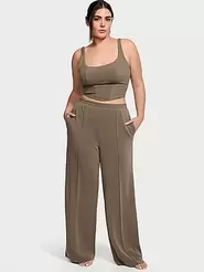 Tilbud: Featherweight Knit Wide-Leg Pant kr 432,73 på Victoria's Secret