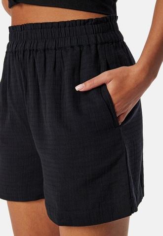 Tilbud: Vilania High Waist shorts kr 299 på Bubbleroom