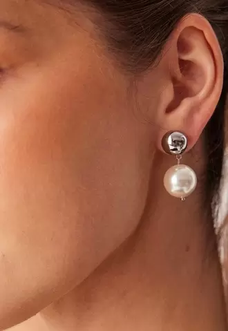 Tilbud: Jolie Pearl Earring, Steel kr 319 på Bubbleroom