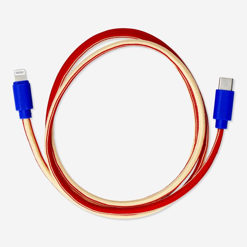 Tilbud: USB-C charging cable. Fits Lightning kr 50 på Flying Tiger Copenhagen