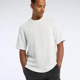 Tilbud: T-shirt with round neck kr 99 på New Yorker