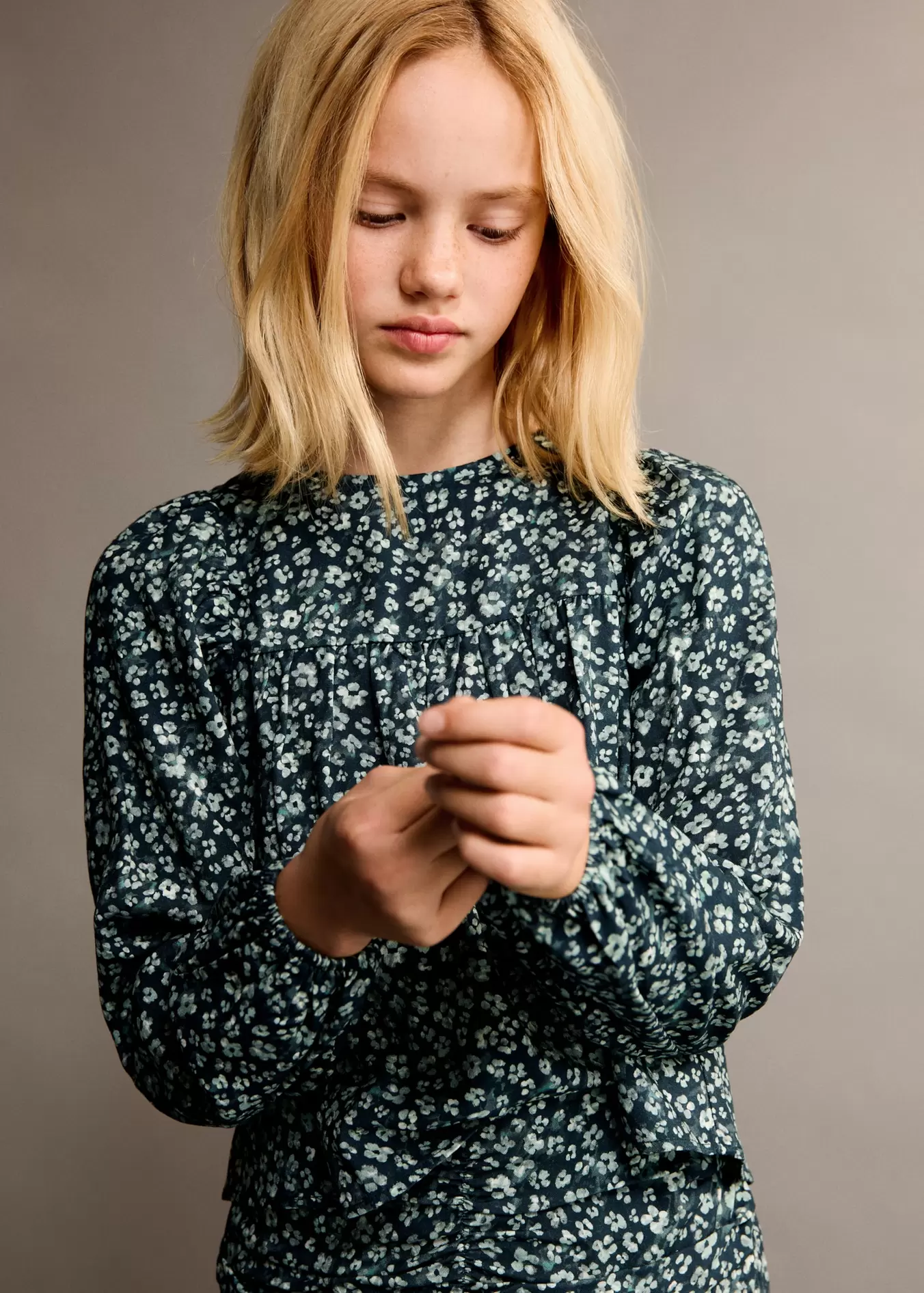 Tilbud: Bluse med blomstertrykk kr 299 på Mango